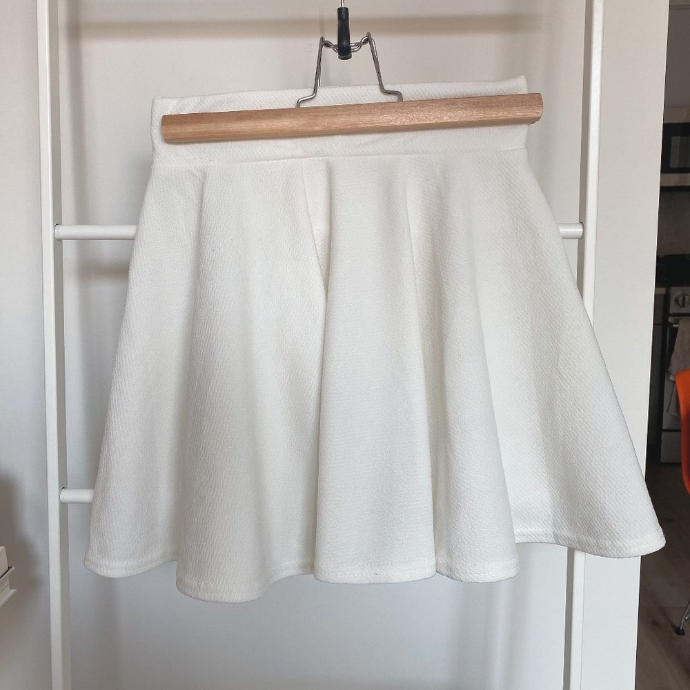 [FREE WITH PURCHASE] White Tennis Skirt (no brand)